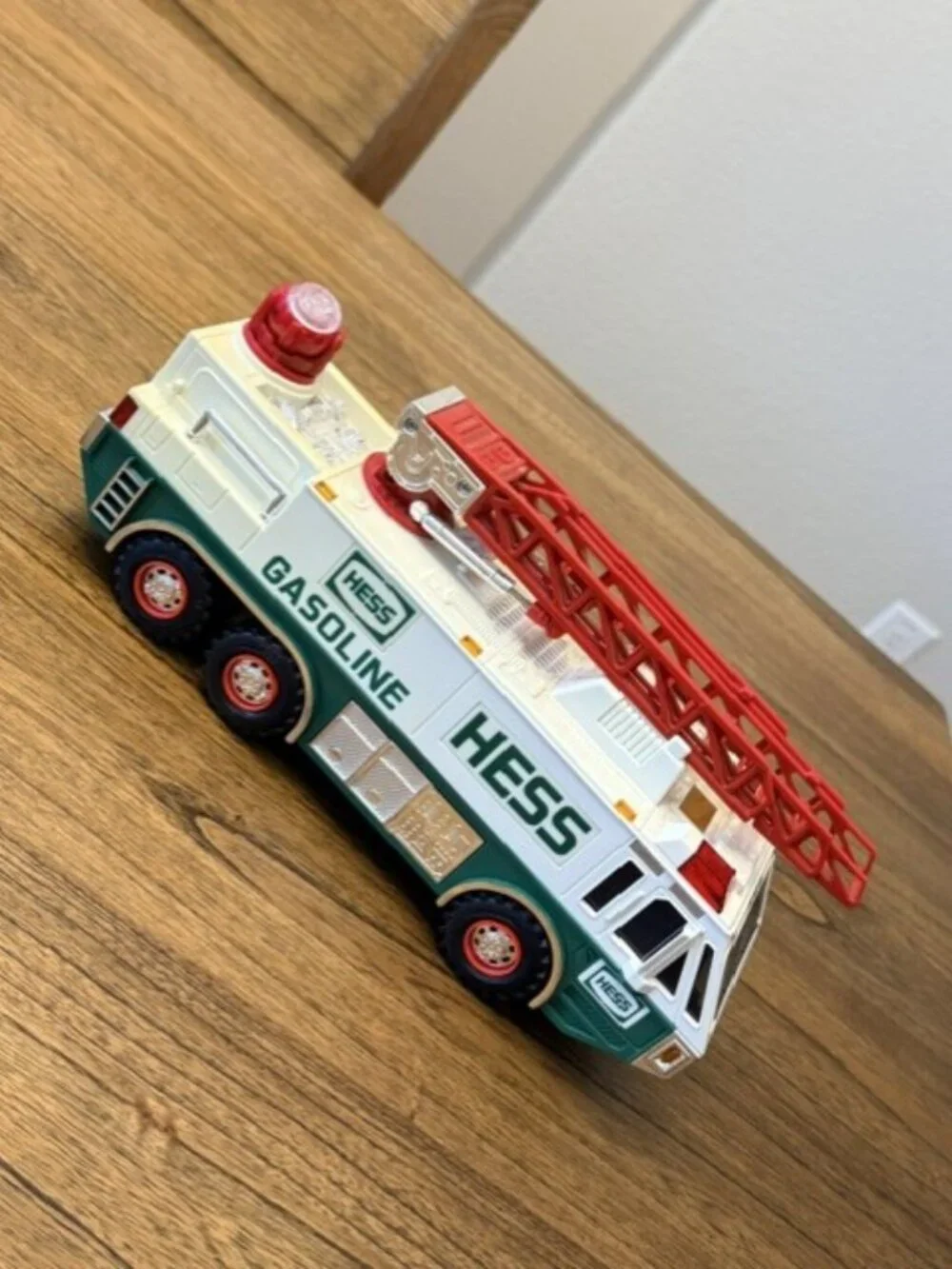Vintage 1996 HESS Gasoline Firetruck with Extendable Ladder - Collectible Toy